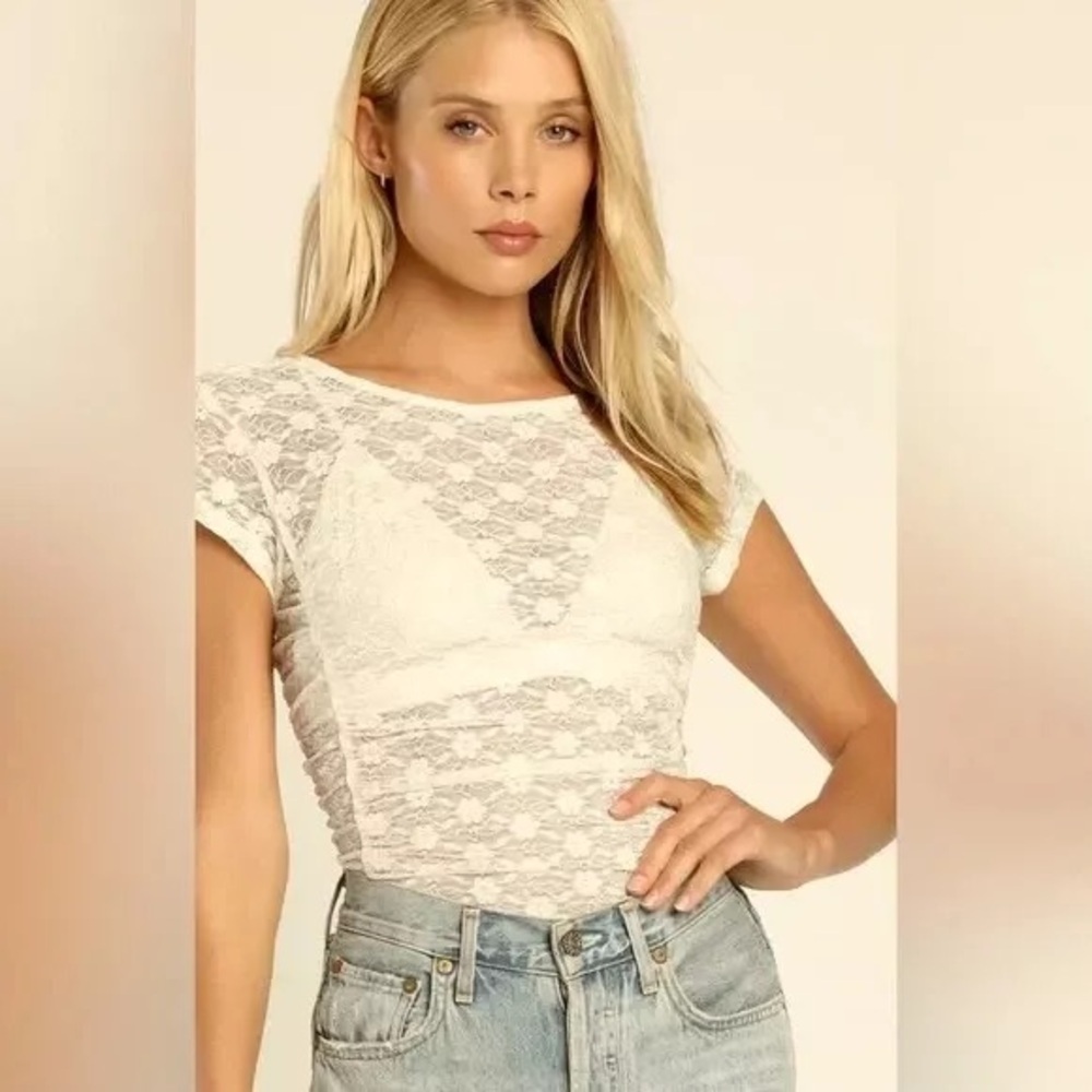Free People Ivory Lace Short Sleeve Ruched Short Sleeve Shirt Size XS NWOT‌‌